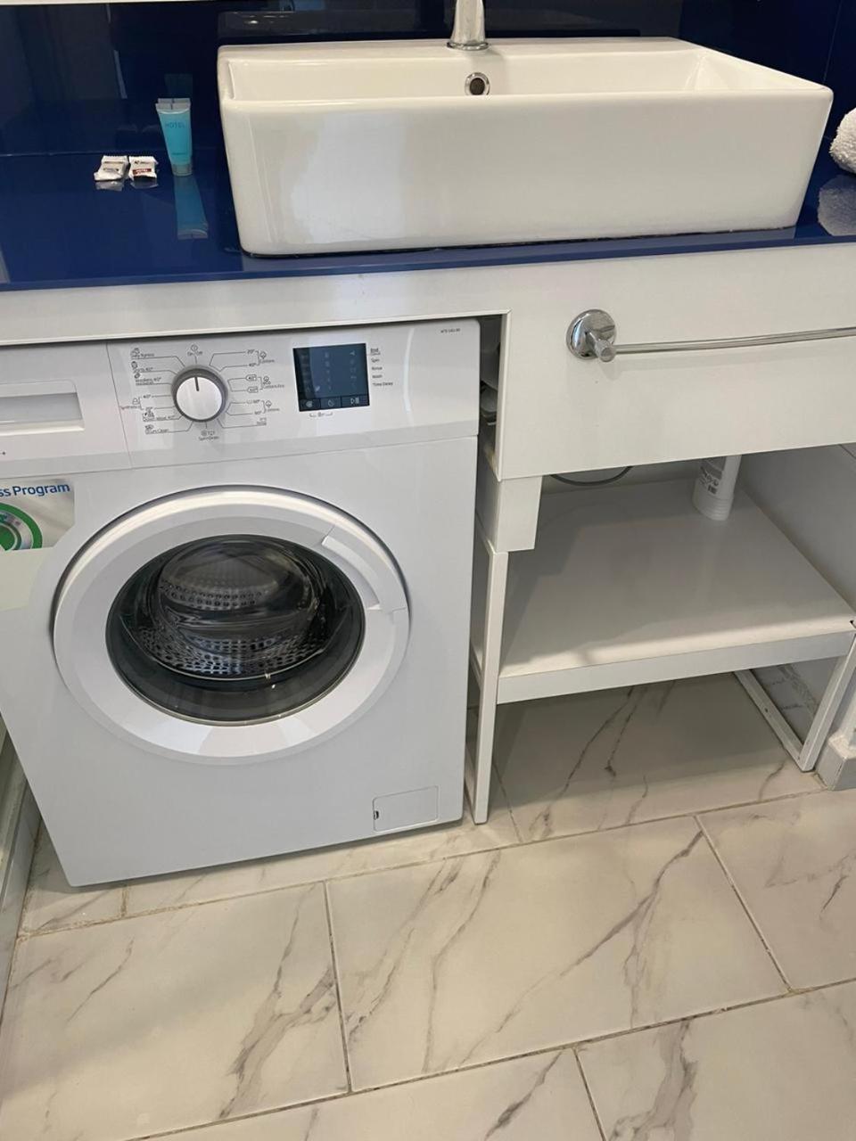 Orbi Сity Sunny Apartments High Floor Batumi Ngoại thất bức ảnh