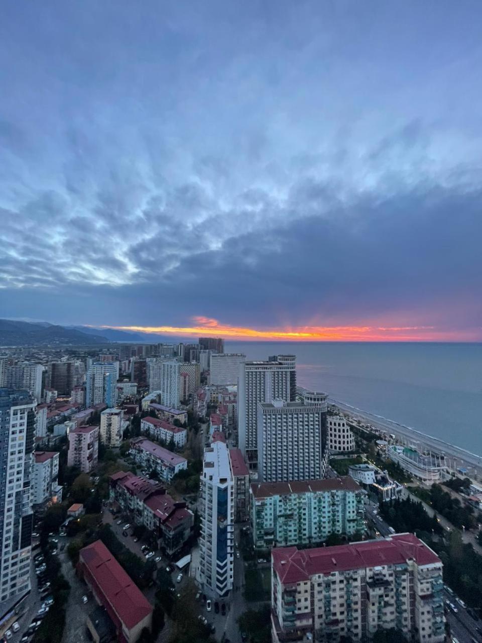 Orbi Сity Sunny Apartments High Floor Batumi Ngoại thất bức ảnh